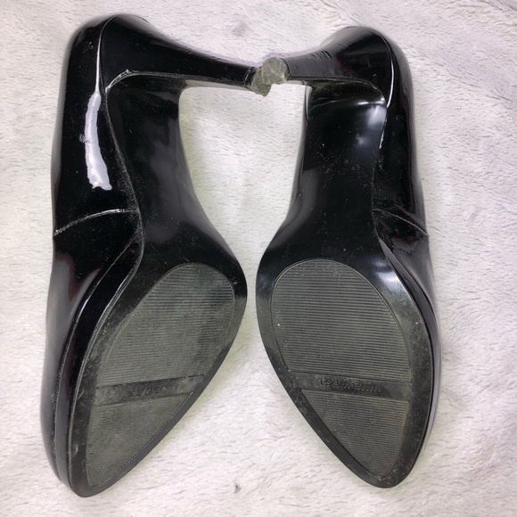 Nine West Black Patent Leather Round Toe Pump - Picture 4 of 9